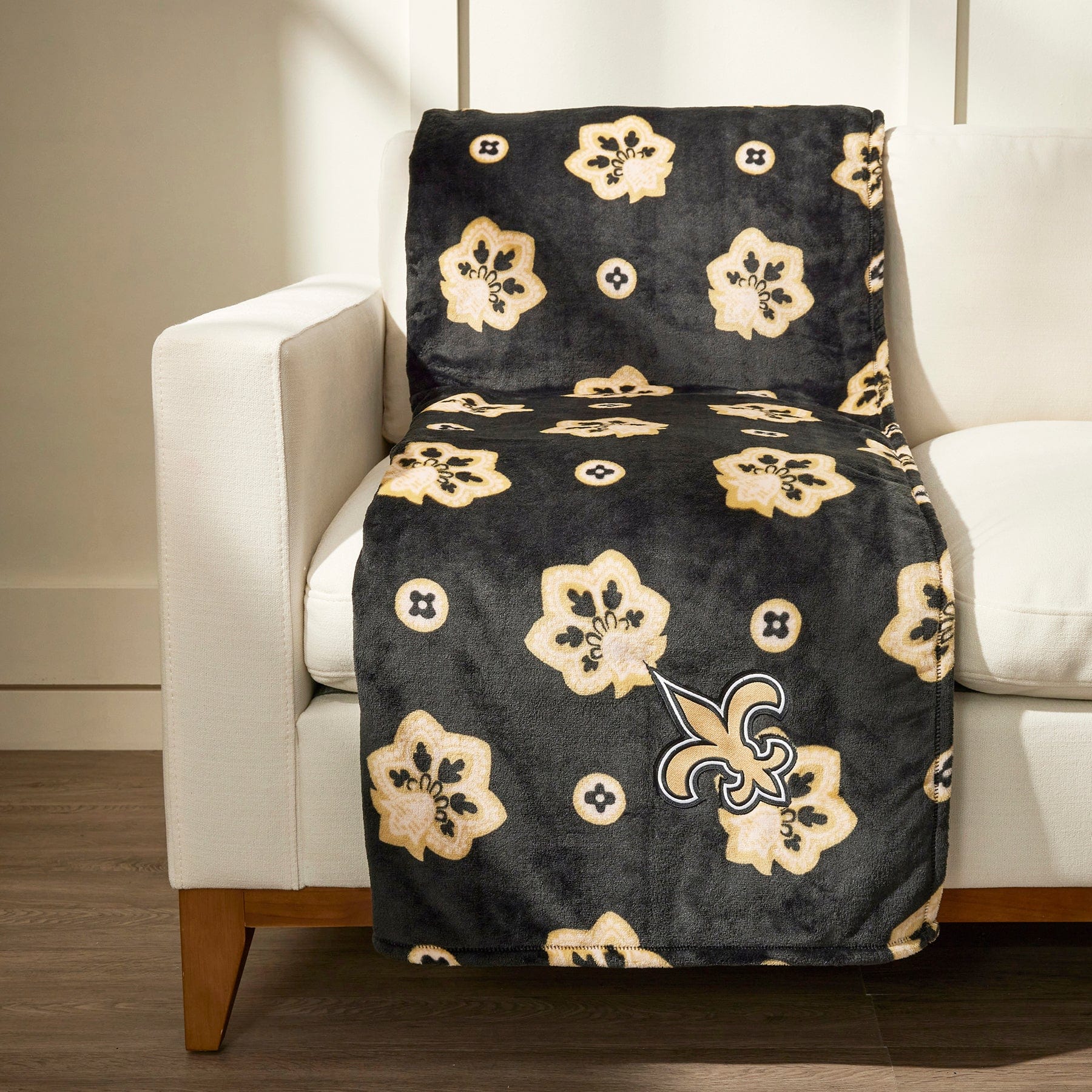NFL Oversized Throw Blanket-New Orleans Saints Bandana-Image 1-Vera Bradley